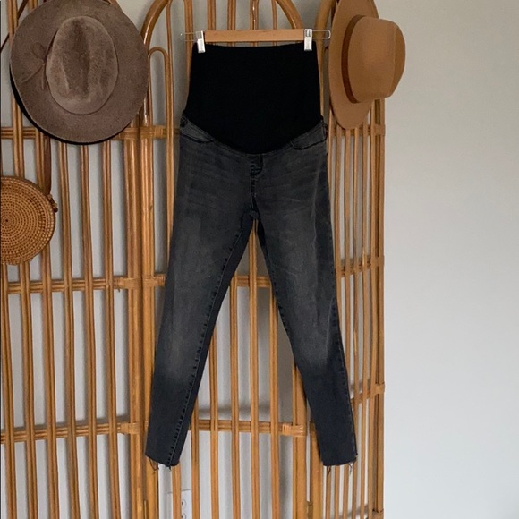 Ingrid & Isabel skinny maternity jeans - Picture 2 of 7